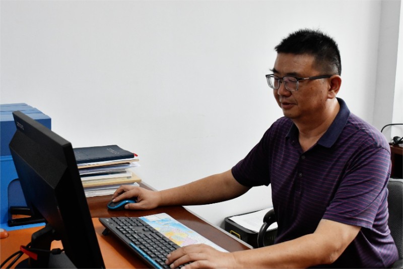 申勇坚.jpg