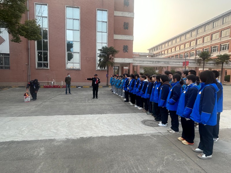 泰州市第二中学开展寄宿生消防安全教育专题培训